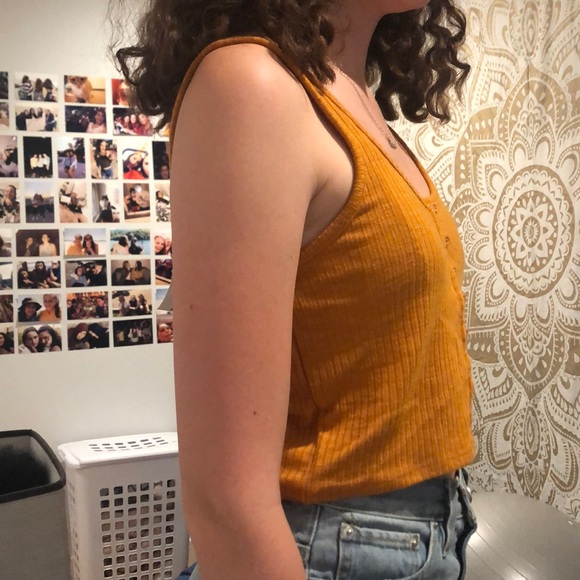 Orange cropped tank top - Picture 2 of 3